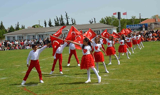 Didim'de 23 Nisan kutlamaları renkli geçti
