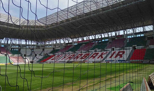 Diyarbakır stadyumunda şampiyonluk maçı hazırlıkları tamamlandı