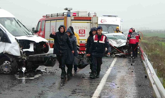 Diyarbakır&#039;da feci kaza: 3 ölü, 2&#039;si ağır 5 yaralı