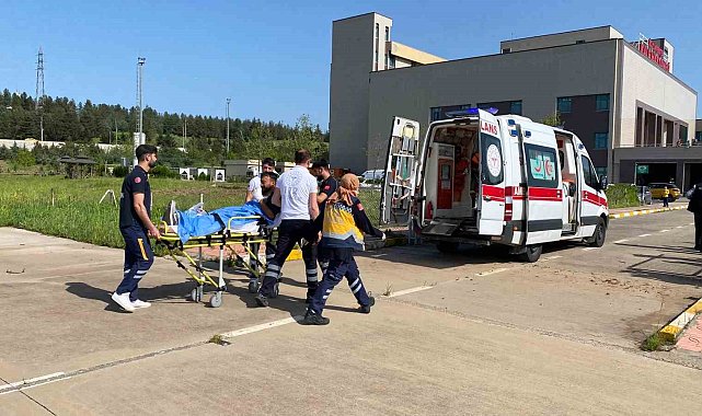 Diyarbakır'da parmağı kopan genç ambulans helikopter ile hastaneye sevk edildi