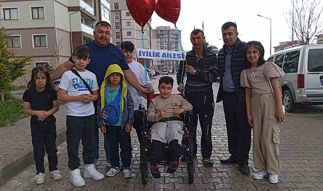 Doğuştan engelli Eren'in akülü araç hayali gerçek oldu