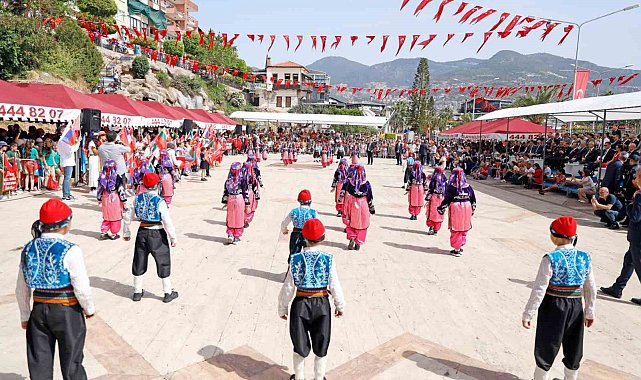 Dünya çocukları 23 Nisan'da Alanya'da buluştu