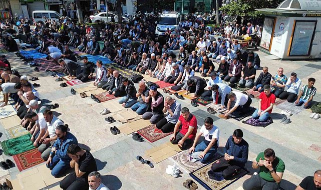 Düzce'de son cumada camiler doldu taştı