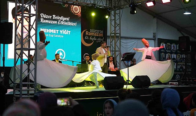 Düzceliler tasavvuf ezgilerine eşlik etti
