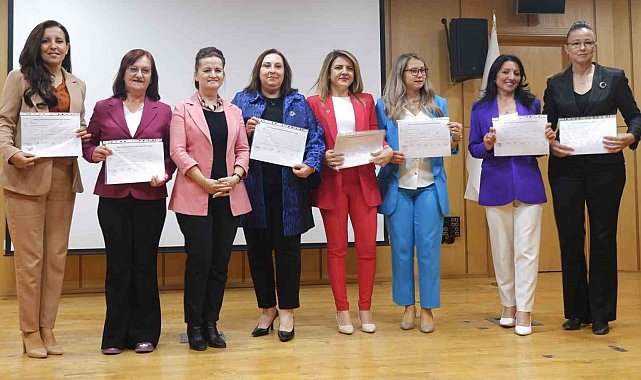 Edirne bir ilk: 28 mahallenin 7'si kadın muhtarlara emanet