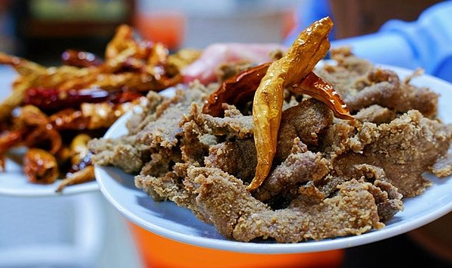 Edirne'de bayramda tonlarca 'tava ciğer' tüketildi