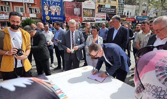 Edremit'te Otizmin Farkındayız, Çözümde Bir Aradayız Resim Sergisi