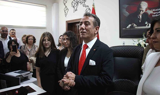 Efeler Belediye Başkanı Yetişkin mazbatasını alarak görevine başladı