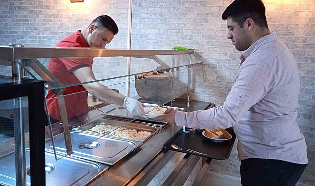 Ekmeğin 7.5 TL olduğu kentteki bu lokantada yemekler 20 TL