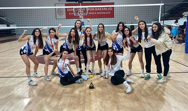 Elazığ Belediyesi voleybol takımı gençler grubu Diyarbakır yolcusu