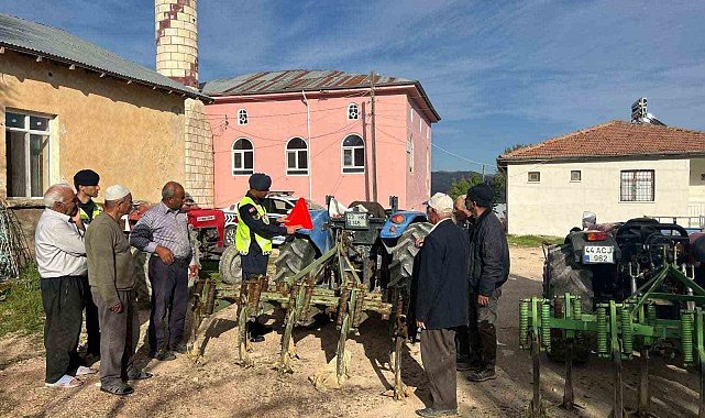 Elazığ'da 'Reflektör tak, görünür ol' kampanyası