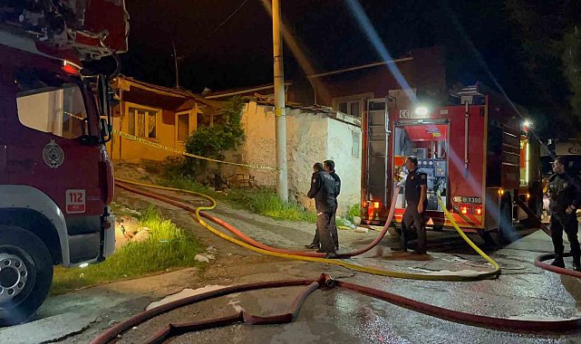 Elektrik kaçağı müstakil evi küle çevirdi