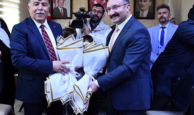 Emet Belediye Başkanı Mustafa Koca, görevi Hüseyin Doğan'dan devraldı