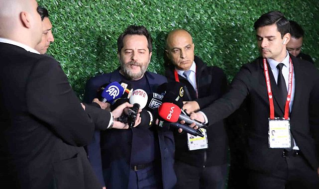 Erden Timur: "Toplumun gerilmemesi için herkesin her şeyi görmesi lazım"