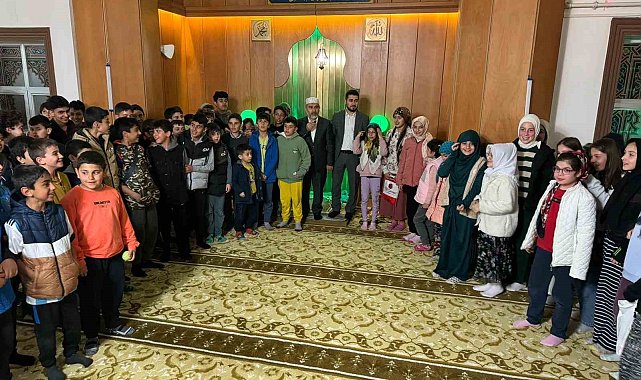 Erzincan'da "Teravih Namazı - Çocuk Buluşması" düzenlendi