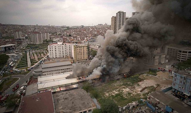 Esenyurt'ta fabrika yangını