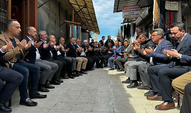 Esnaf asırlık 'arife duası'nda buluştu