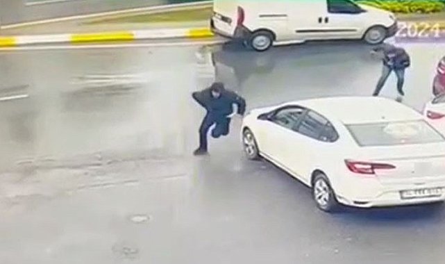 Eyüpsultan'da film gibi silahlı çatışma kamerada