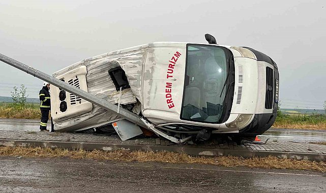 Fabrika servisi devrildi: 7 yaralı