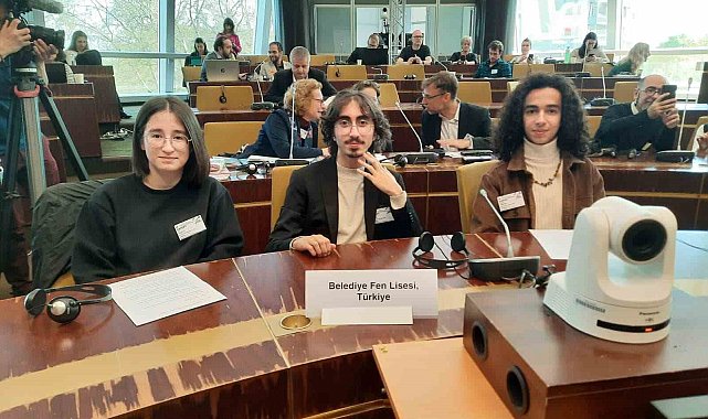 Fen Lisesi öğrencileri Avrupa'dan birincilikle döndü