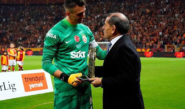 Fernando Muslera, 5. kez 'dalya' dedi
