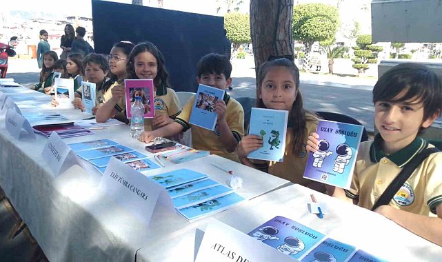 Fethiye'de minik yazarların, 'Hadi Gari Yazalım' etkinliğine ilgi yoğun oldu