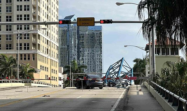Florida'da vinç aracın üstüne düştü: 1 ölü
