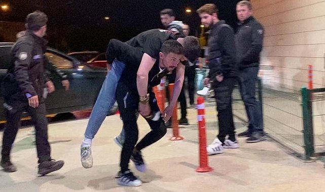 Futbol turnuvasındaki bıçaklı kavga kamerada: 2&#039;si ağır 3 yaralı