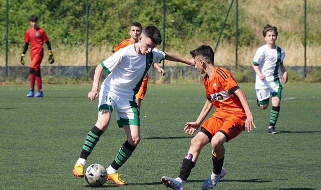 Futbolda yarı final heyecanı Denizli'de yaşanacak