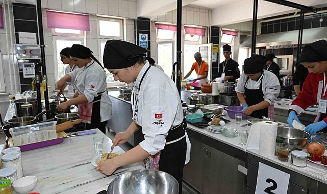 Gastronomi Festivali ve Yemek Yarışması'nın Ege Bölge Finali Denizli'de yapıldı