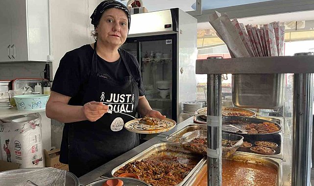 Gastronomi şehrinin yöresel lezzetleri, depremzede kadınların elinde sofralara taşınıyor