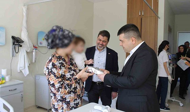 GAÜN Yönetiminden Hastanede tedavi gören çocuklara bayram ziyareti