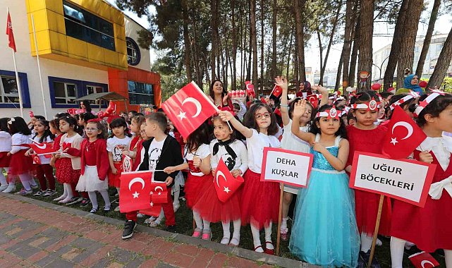GAÜN'lü minikler 23 Nisan'ı coşkuyla kutladı
