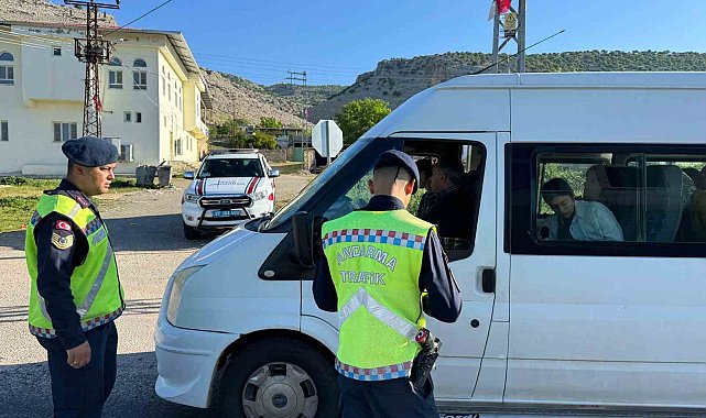Gaziantep'te jandarma okul servis araçlarını denetledi
