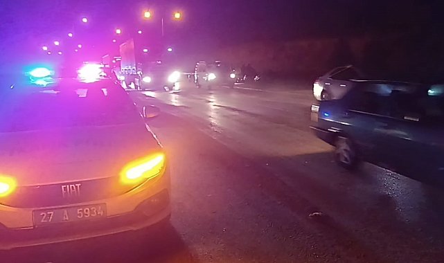 Gaziantep'te zincirleme trafik kazası: 3'ü polis 4 yaralı