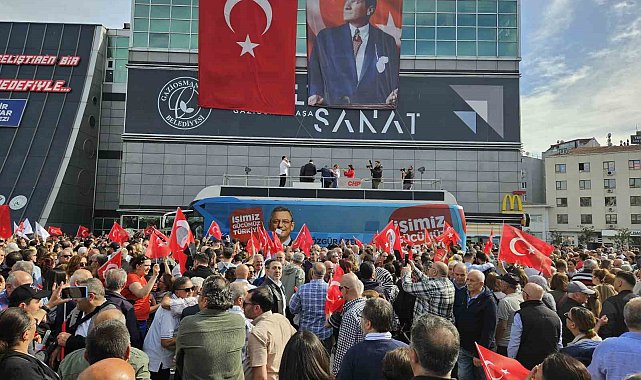Gaziosmanpaşa Belediye Başkanı Bahçetepe, görevinin ilk gününde Gaziosmanpaşalılarla buluştu