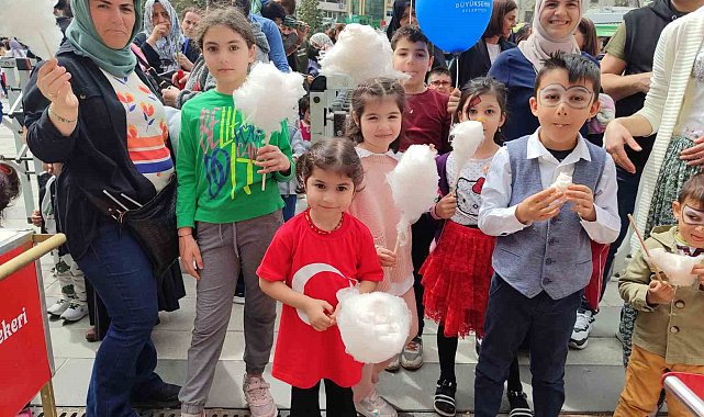 Gaziosmanpaşalı çocukların "23 Nisan" coşkusu