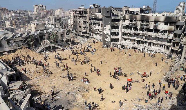 Gazze'deki yerinden edilmiş Filistinlilere hastaneleri boşaltma çağrısı