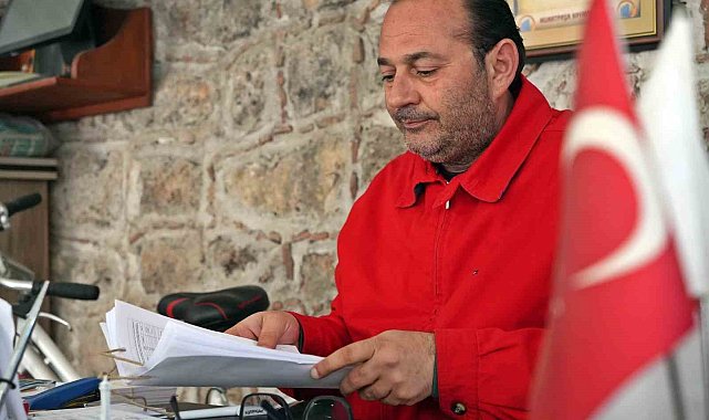 Gece nüfusu 10 bine çıkan mahallenin muhtarı 43 oyla tekrar muhtar seçildi