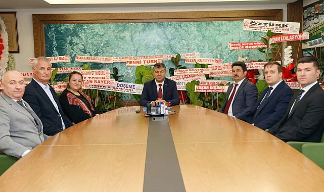 Gediz'de Başkan Akel'e hayırlı olsun ziyaretleri yoğun bir şekilde devam ediyor