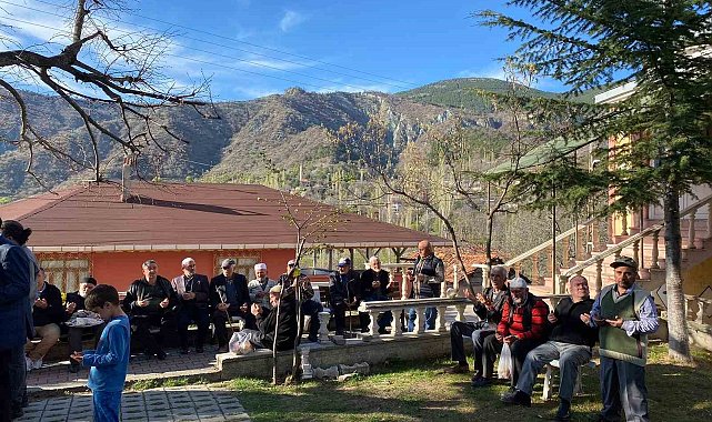 Geleneksel çörek bayramı ile köyde 50 olan nüfus 500'e çıkıyor