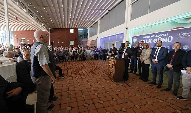 Gemlik Belediye Başkanı Şükrü Deviren 'Halk Günü'nde vatandaşları dinledi