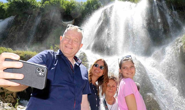 Girlevik Şelalesi bayramda vatandaşların uğrak yeri oldu