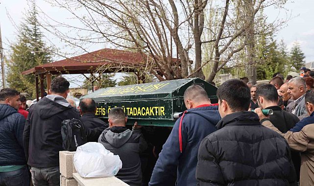 Göçükte hayatını kaybeden işçiler toprağa verildi