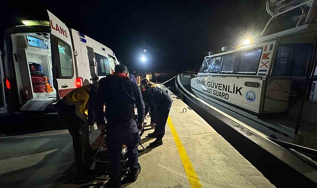 Gökçeada'da rahatsızlanan vatandaş Sahil Güvenlik Komutanlığı ekiplerince tahliye edildi