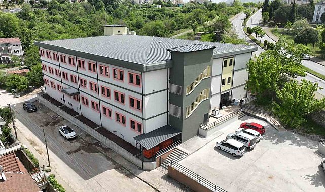 Gölcük'teki atıl iş merkezi eğitim yuvası oldu