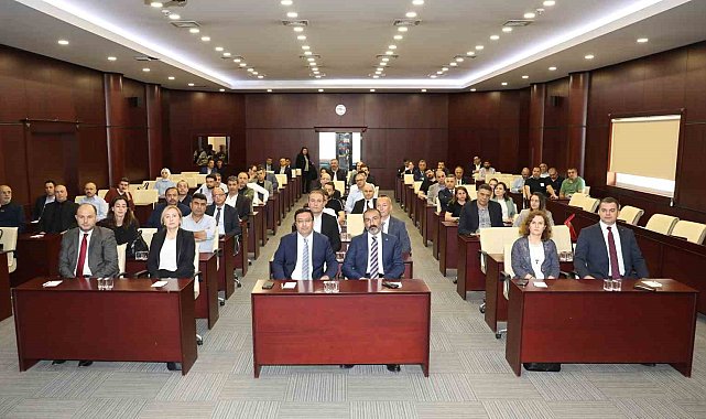 GTO'da dünya ve Türkiye ekonomisi masaya yatırıldı