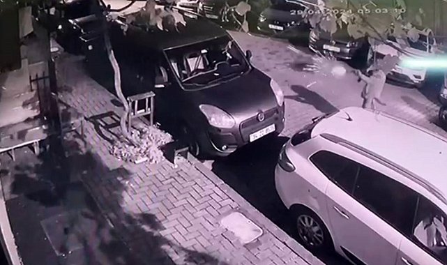 Güngören'de dehşet anları kamerada: 5 dakika arayla aynı mahalledeki 2 iş yeri tarandı