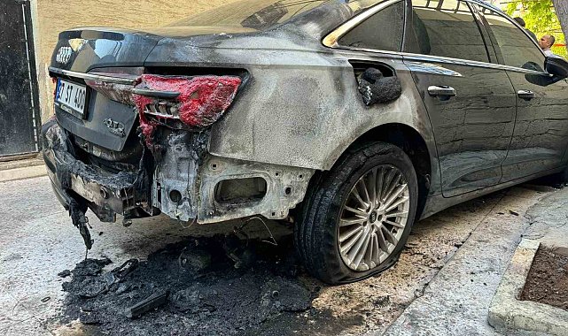 Güvenlik kamerasının kablosunu kesip aracı kundakladılar