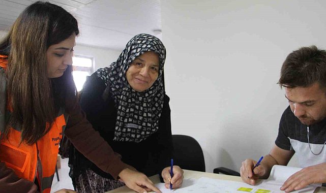 Hatay'da depremzedeler yeni evlerine kavuşuyor